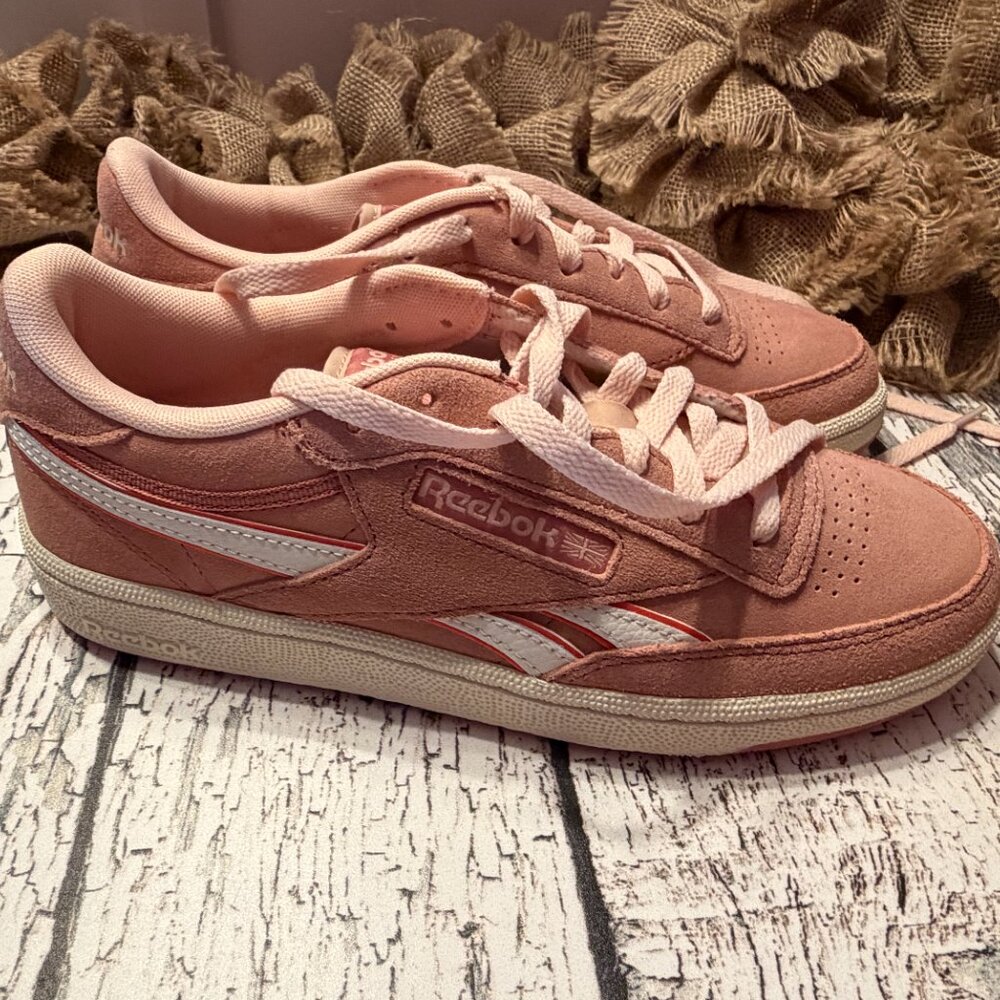 NEW Womens Reebok Platform Fashion Sneakers Pink Salmon Size 9 - Picture 3 of 7